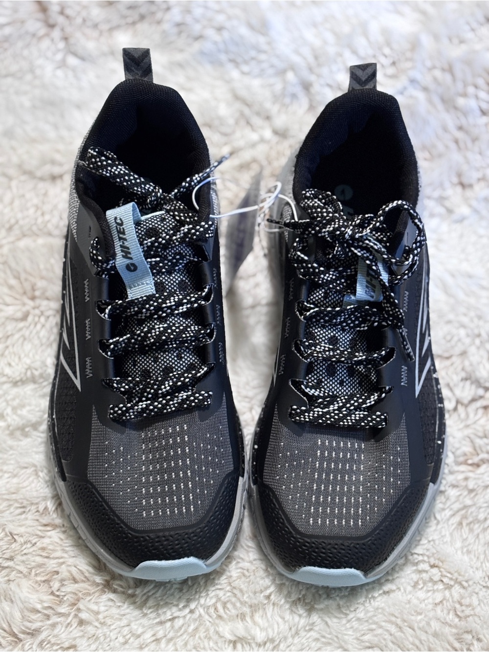 Hi-Tec Women's Black/Microchip Shoe in Size 8